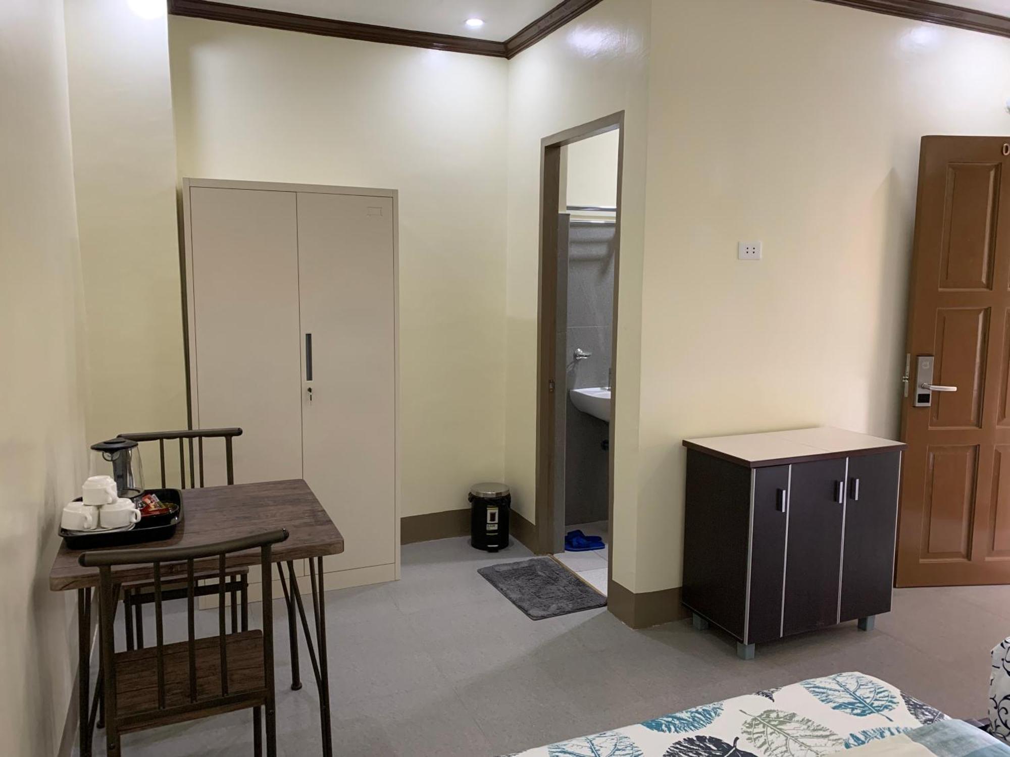 Zl Travelers Inn Batuan 외부 사진