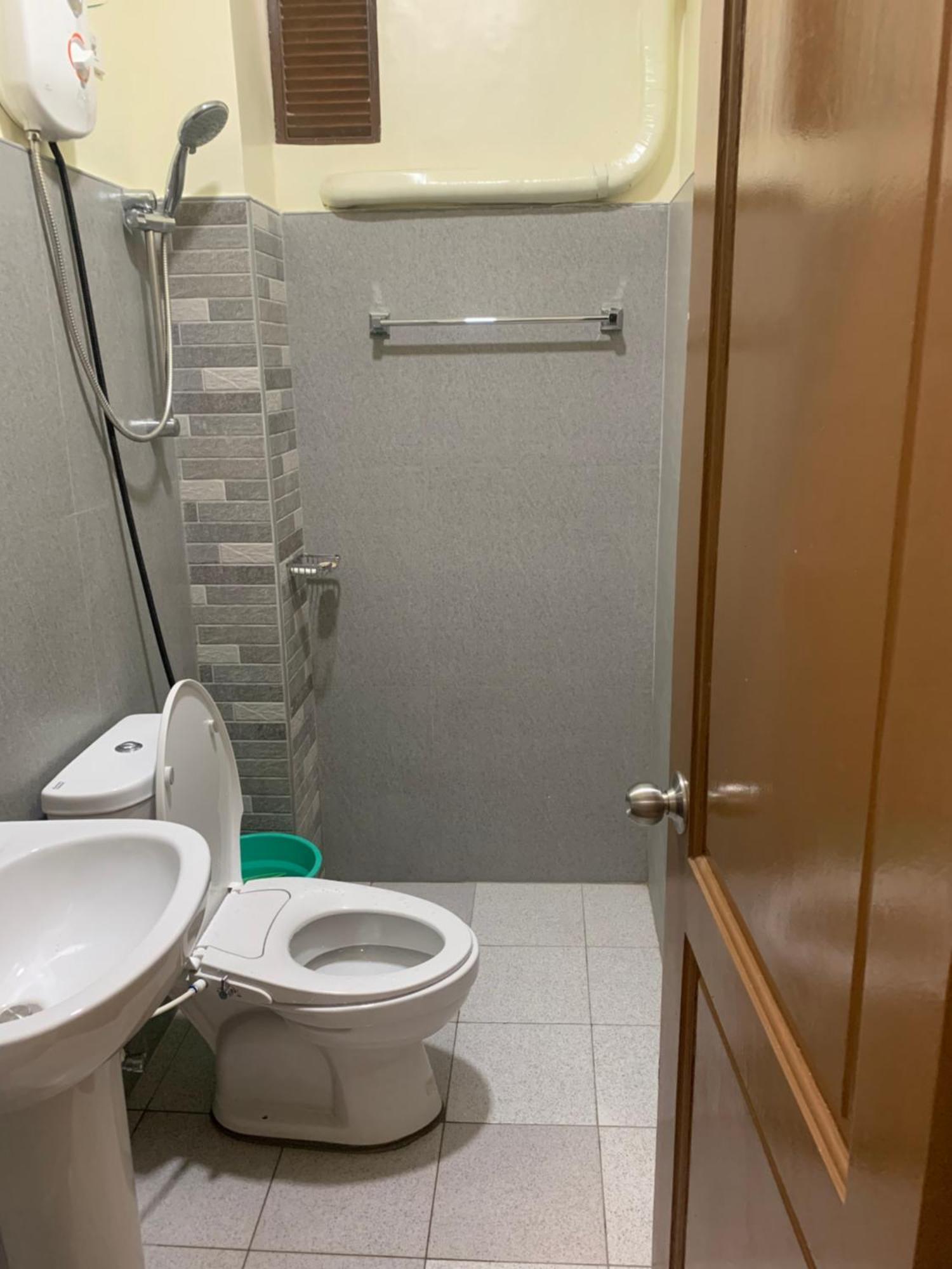 Zl Travelers Inn Batuan 외부 사진